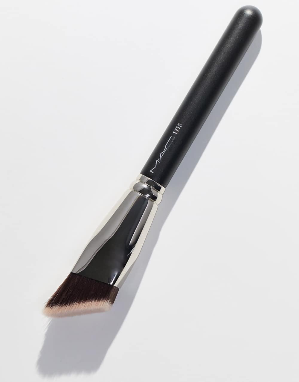 Angled foundation brush - 171S