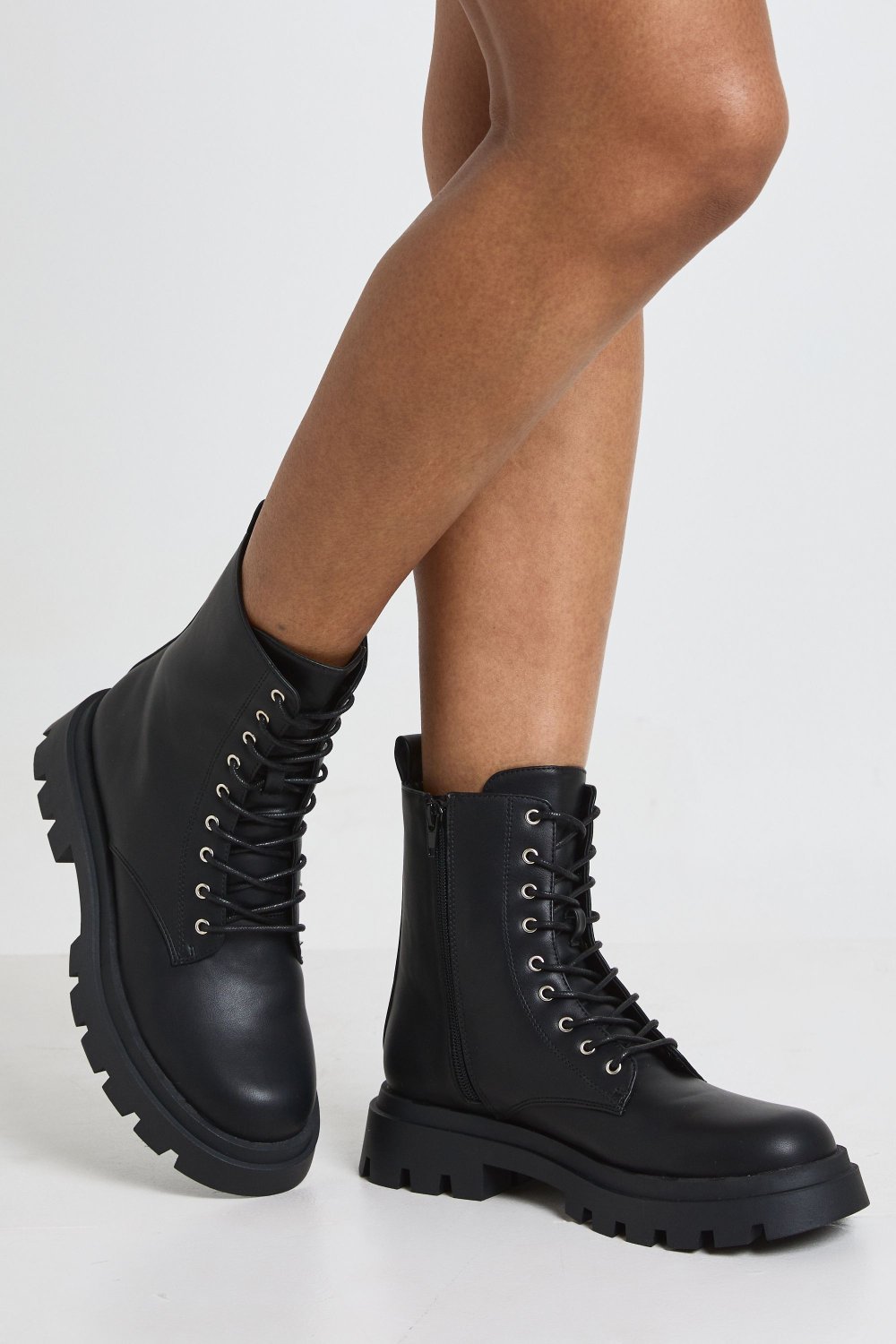 Hiker boots with eyelets