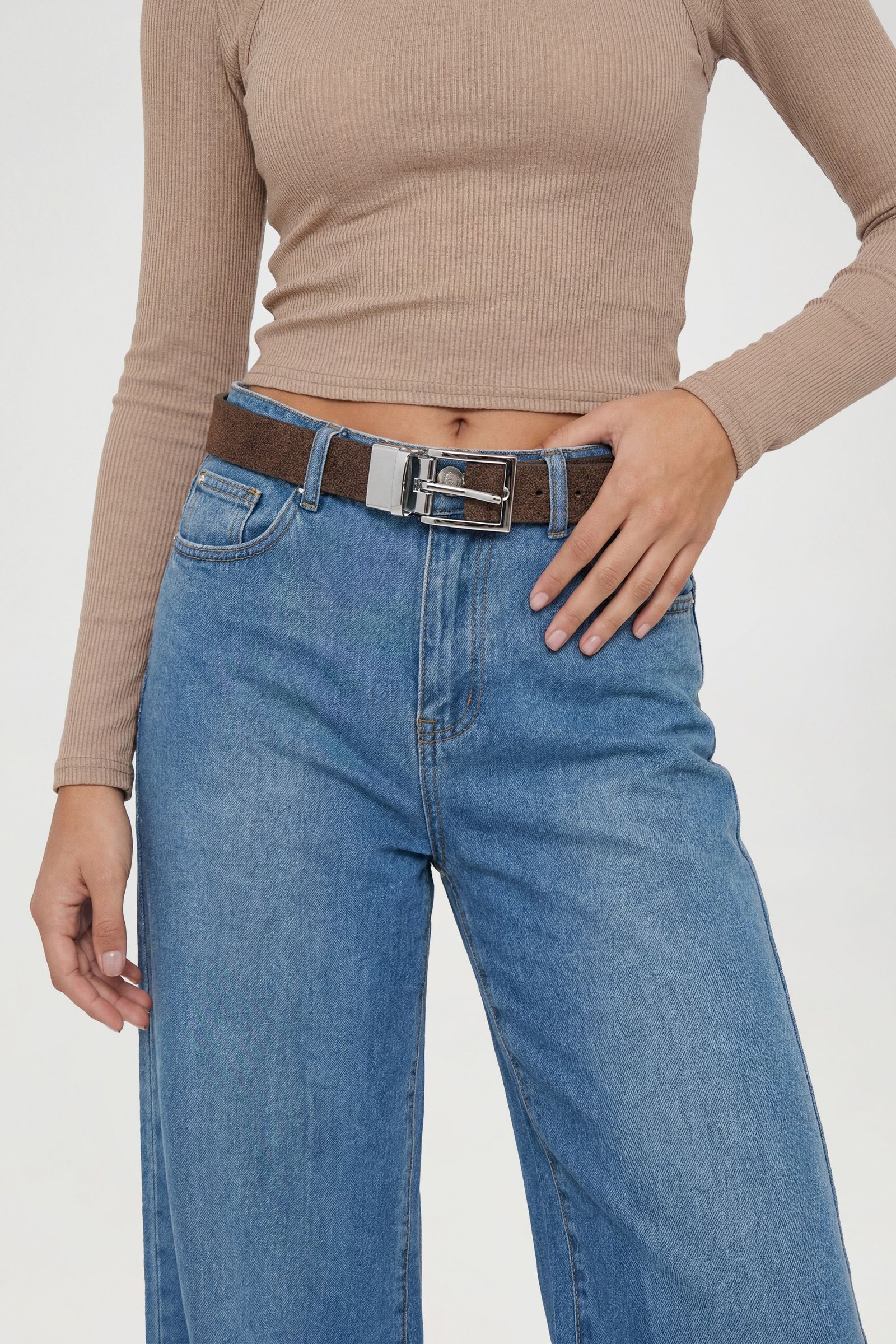 Ceinture réversible à boucle argentée