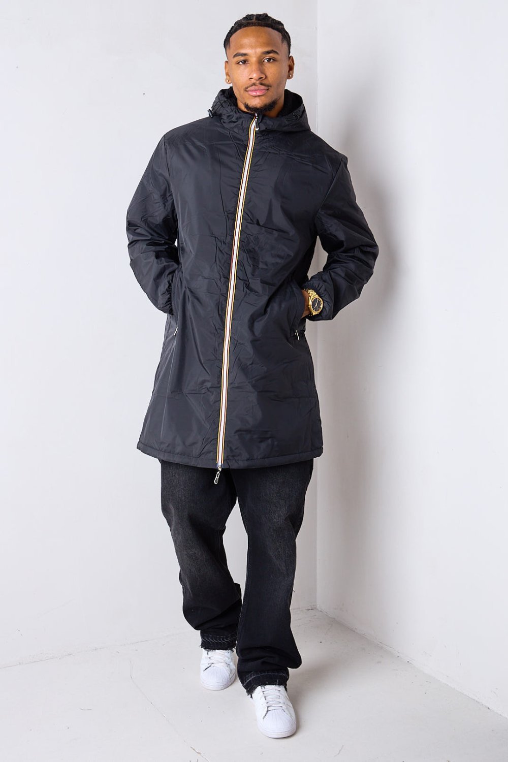 Black fleece jacket with multicoloured stripes