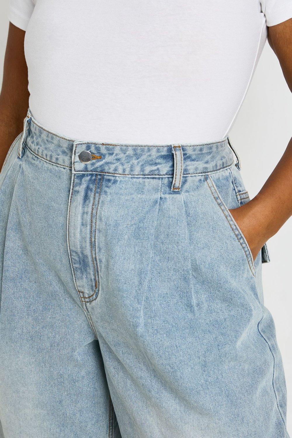 Pale blue wide leg jeans with pleats - Plus size