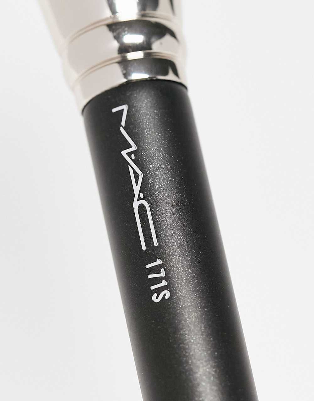 Angled foundation brush - 171S