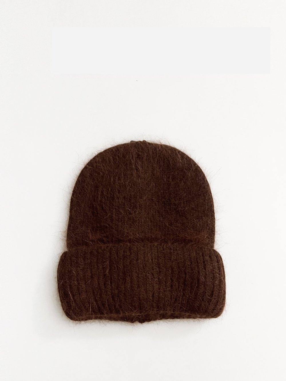 Bonnet en maille côtelée duveteuse marron