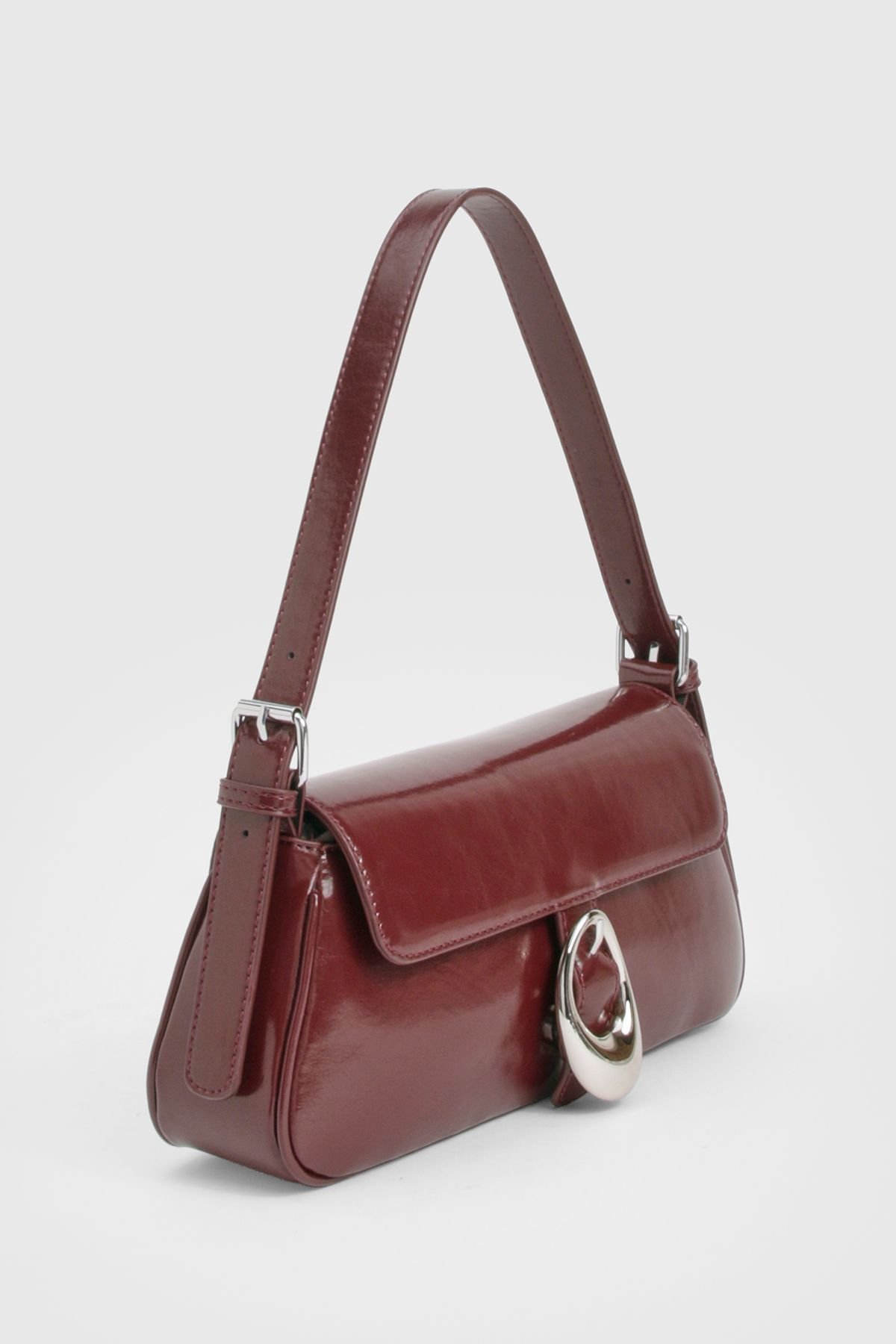 Metal buckle shoulder bag