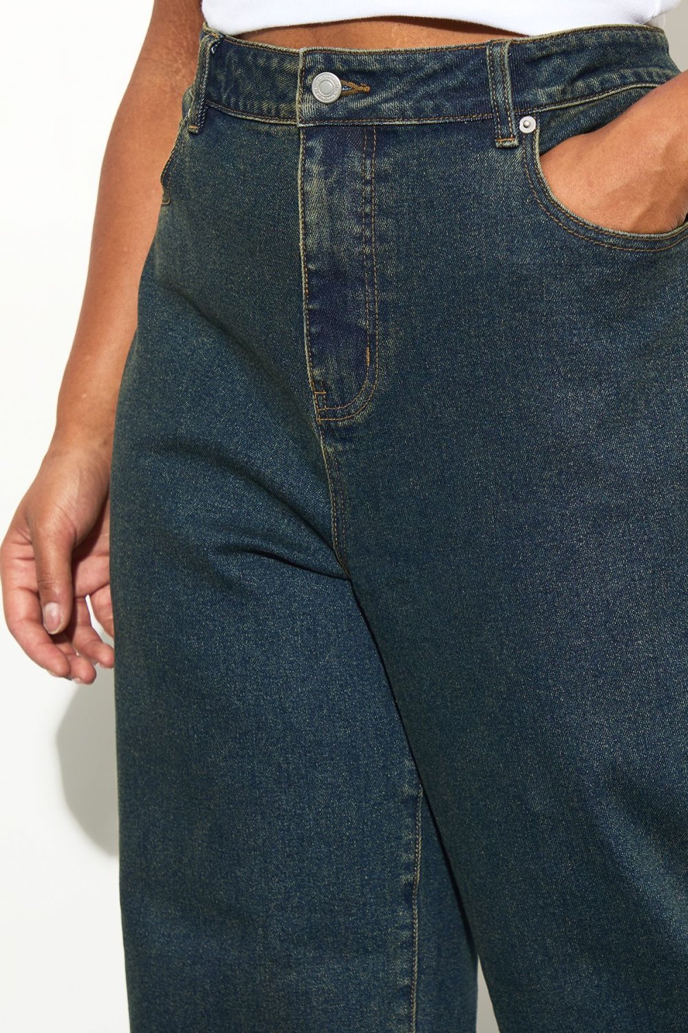 Dark blue high-waisted straight leg jeans - Plus size