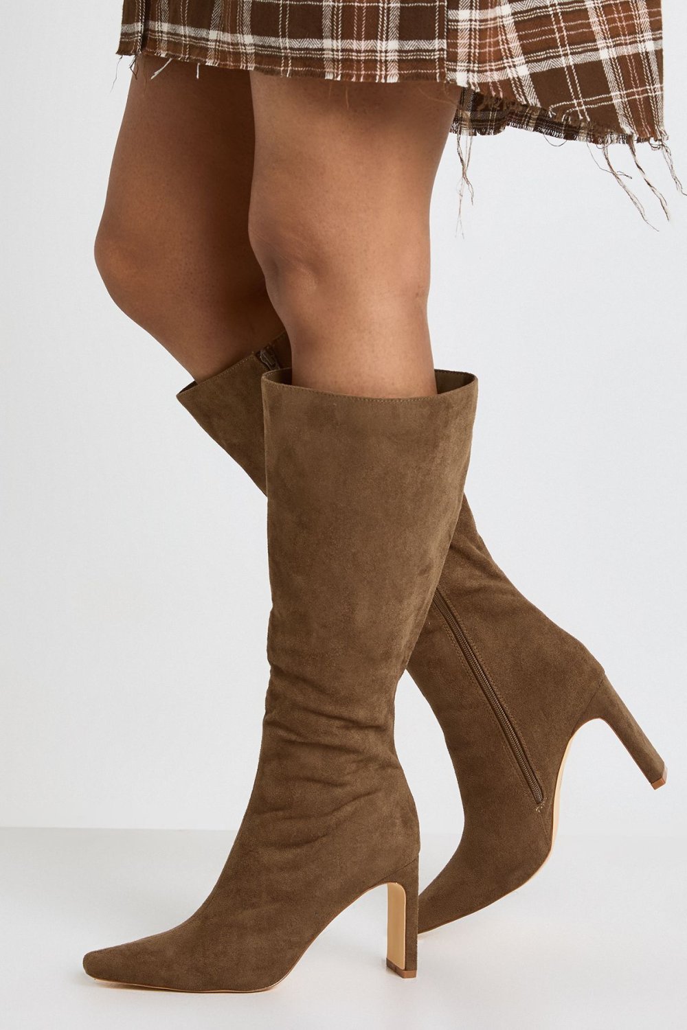 Flat knee-high boots