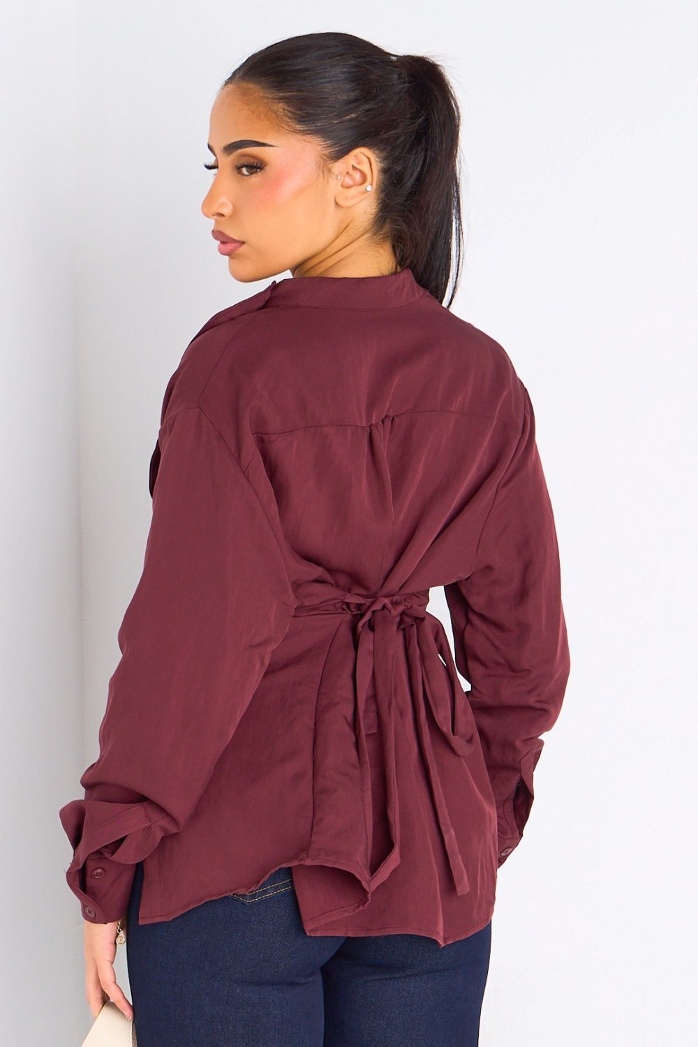 Chemise cintrée ceinturée bordeaux