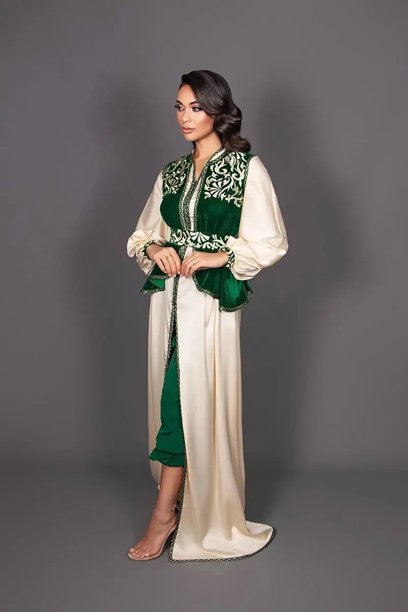 Caftan drap de soie avec pantalon et gilet velours