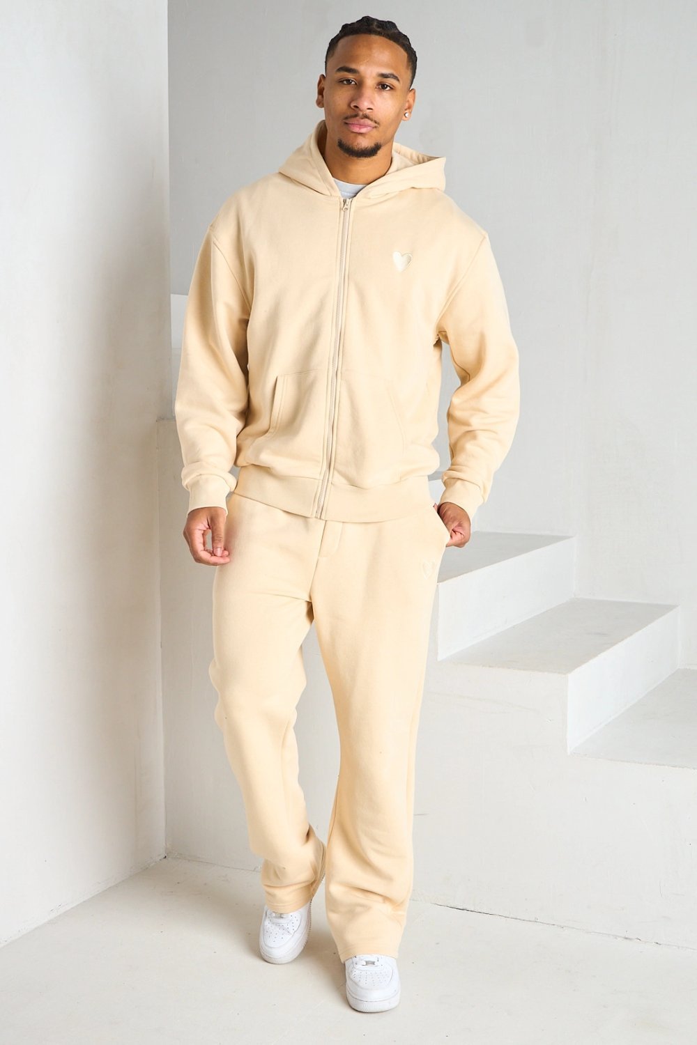 Beige hooded tracksuit with heart embroidery