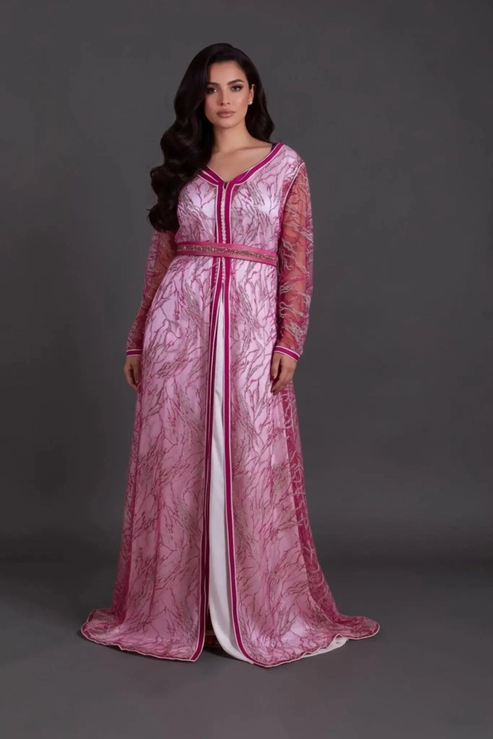Fuchsia lace and white satin takchita