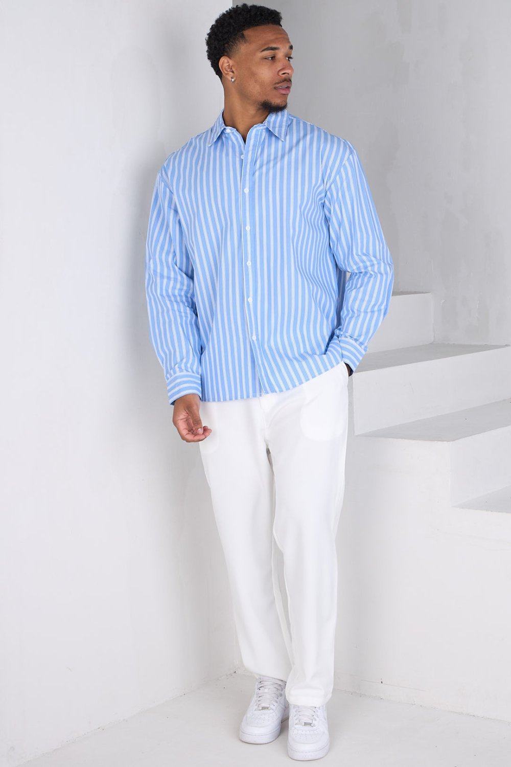 Chemise classique rayée en coton bleue