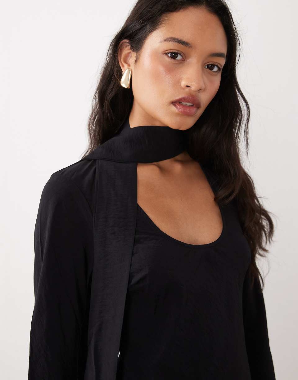 Robe twila tissu technique m3a foulard