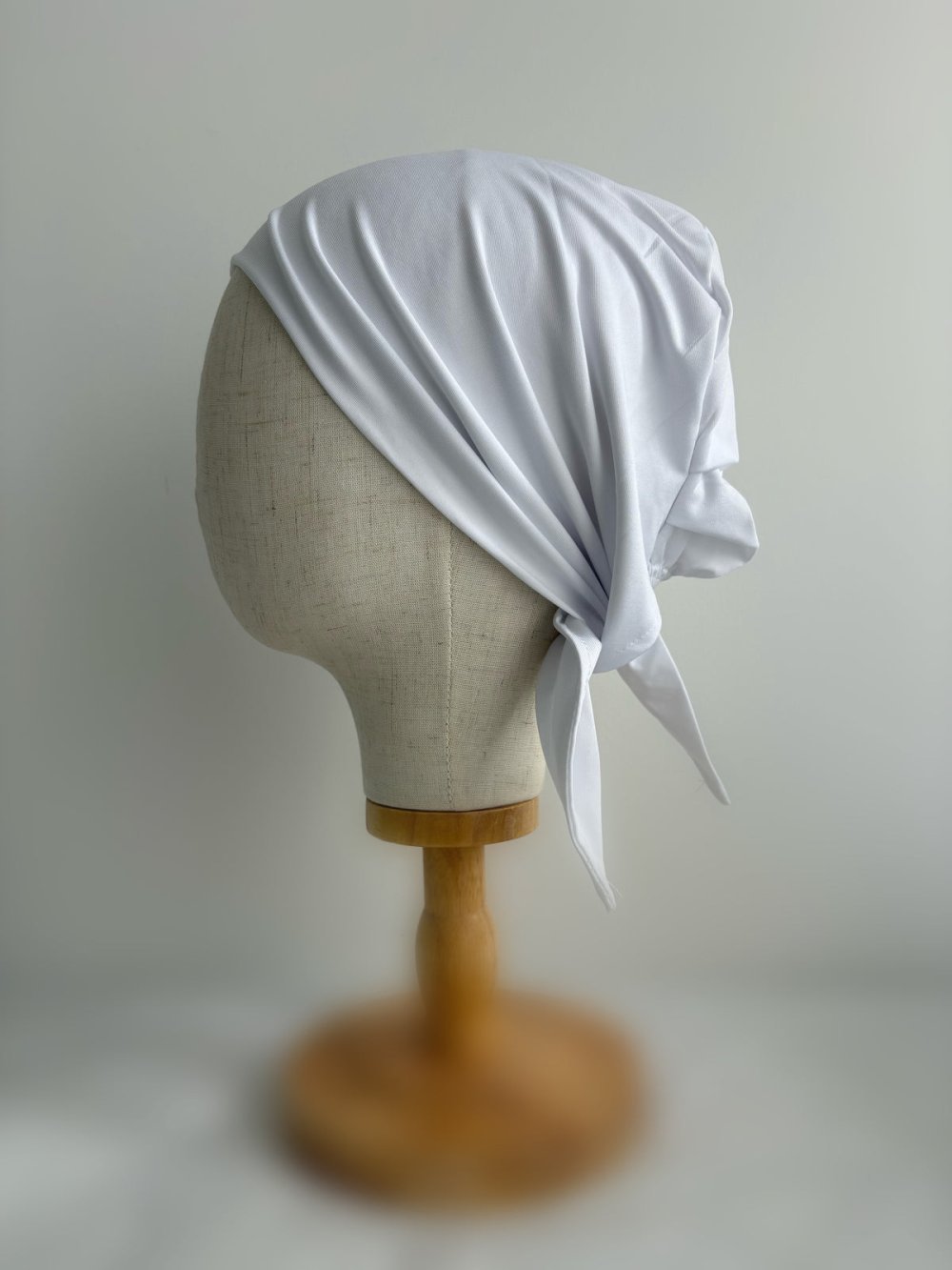 Tie-back jersey underscarf bonnet - White