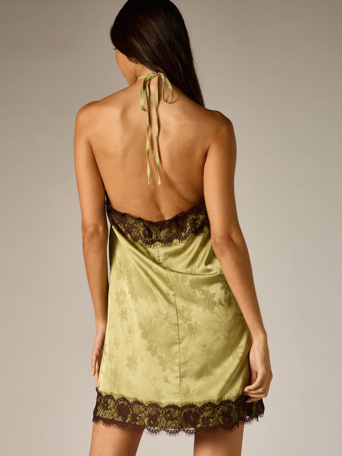 Robe Mini En Satin Jacquard Floral Avec Col Licou