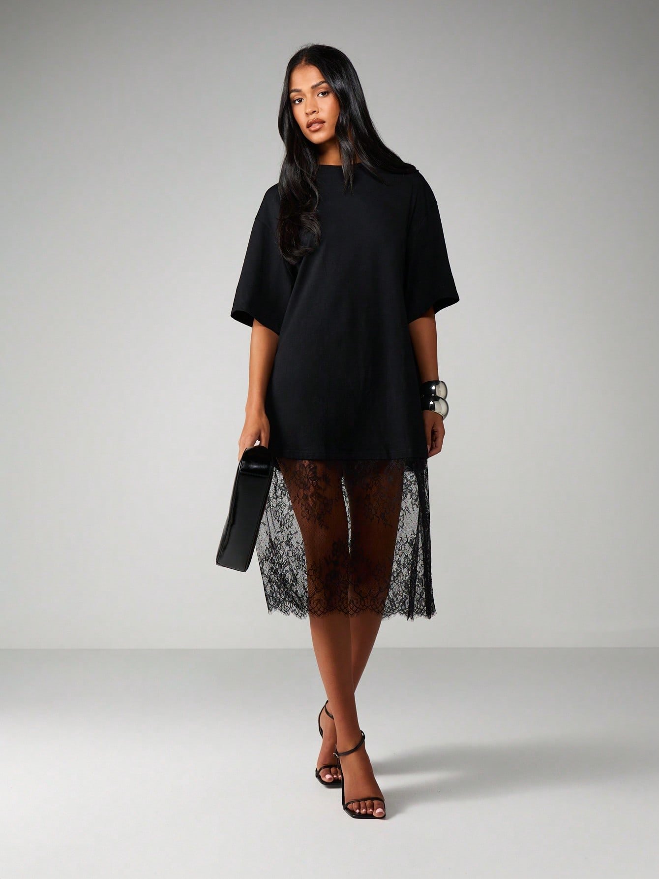 Robe T-Shirt Oversize Avec Ourlet En Dentelle