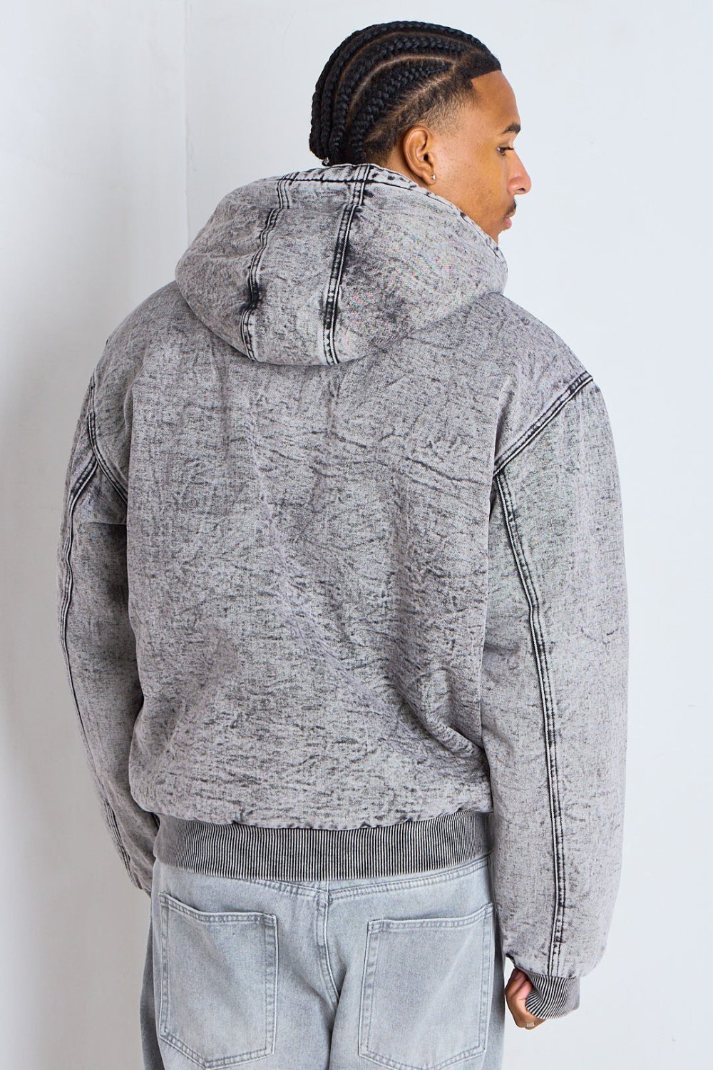 Veste courte en jean à capuche délavée grise