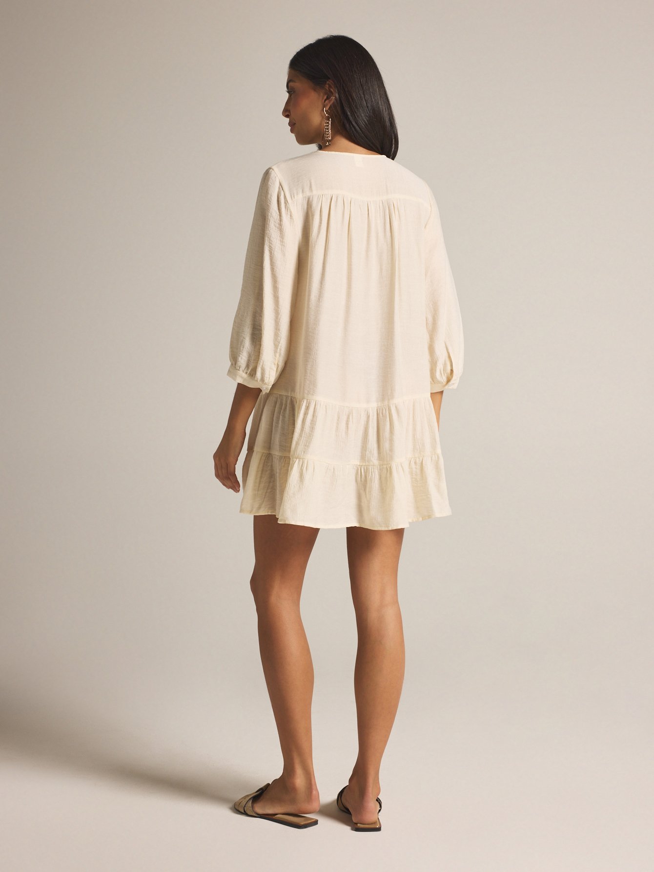 Robe Mini Bohème Avec Bavette Au Crochet
