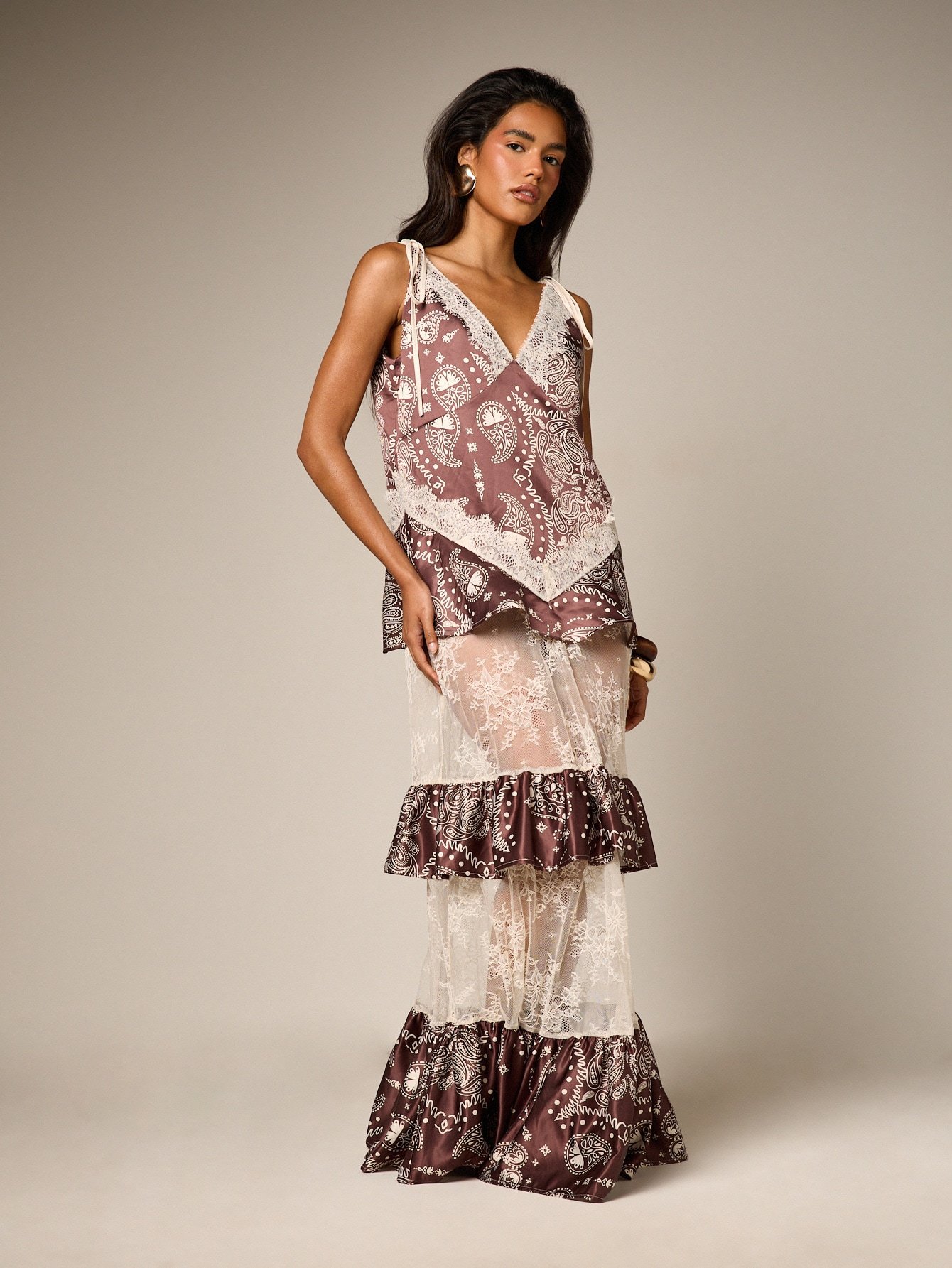 Robe longue bohème en satin à motif cachemire