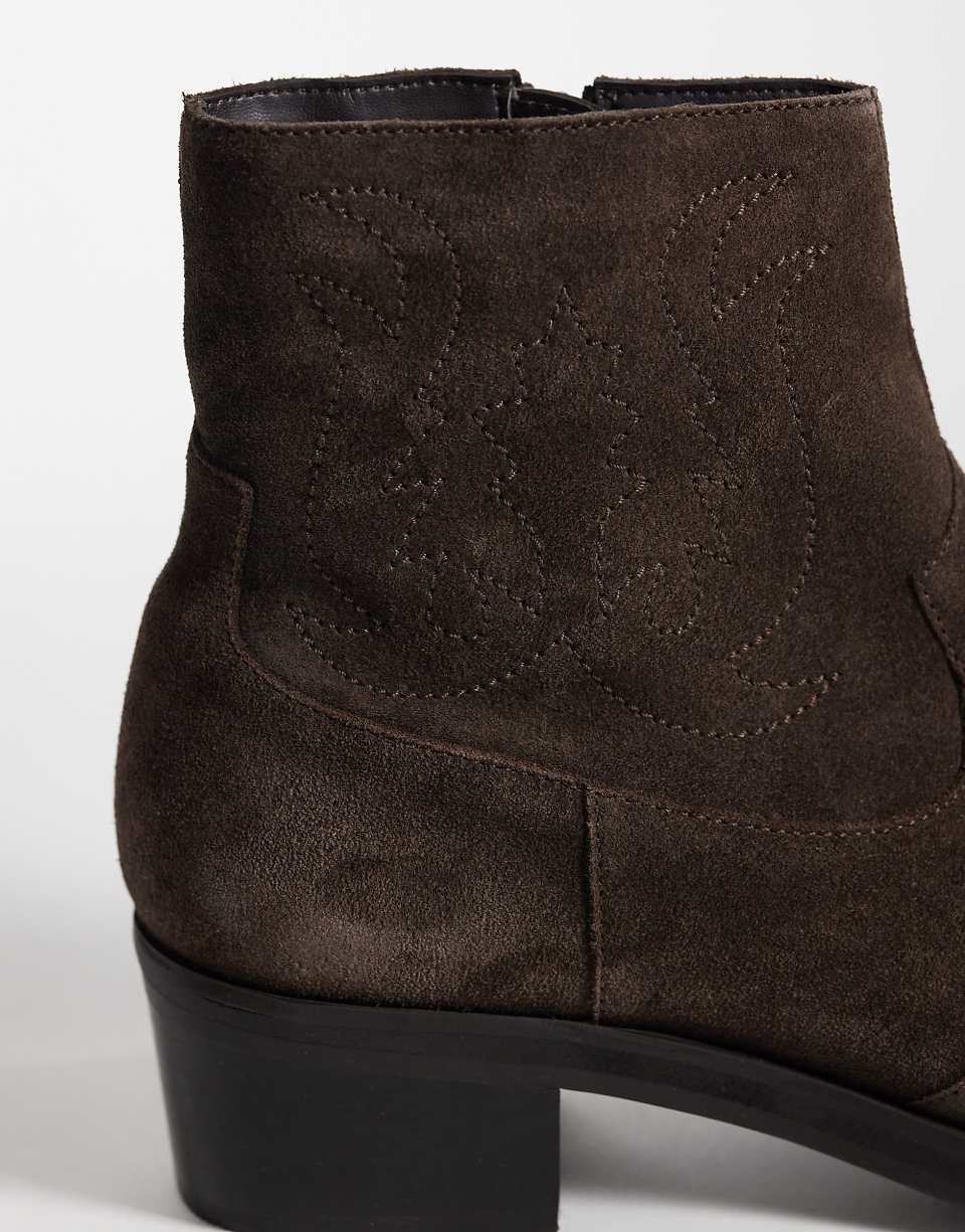 Bottines western en daim à talon cubain