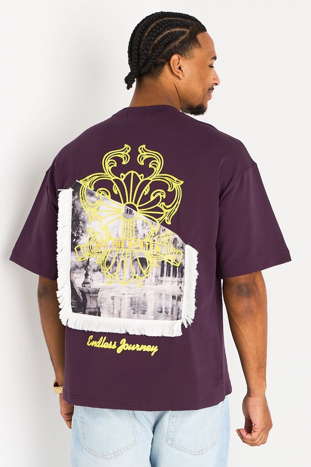 T-shirt brodé style écusson violet