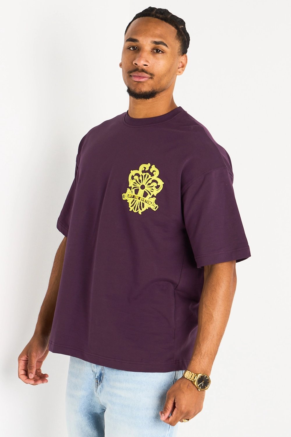 T-shirt brodé style écusson violet