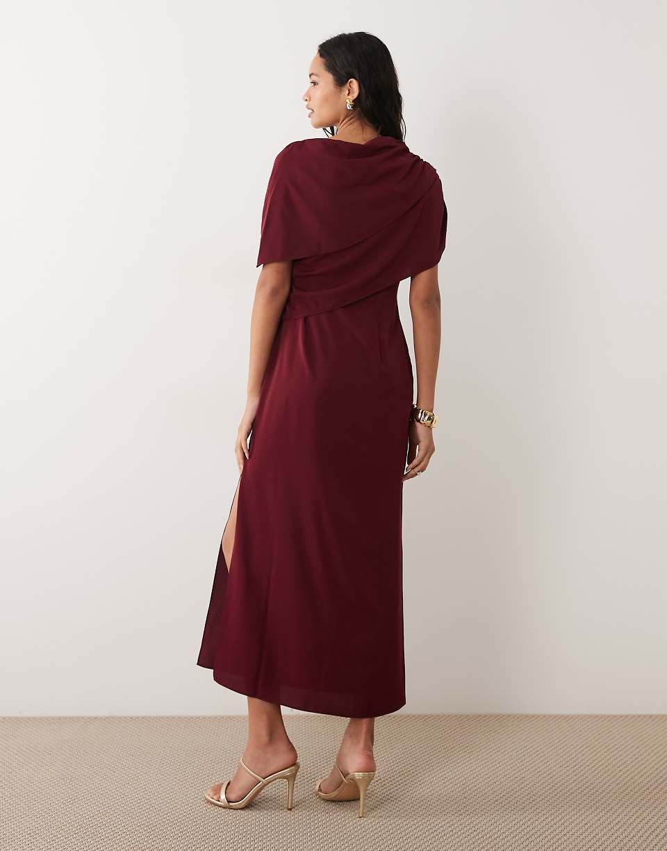 Robe midi fluide à épaules tombantes bordeaux