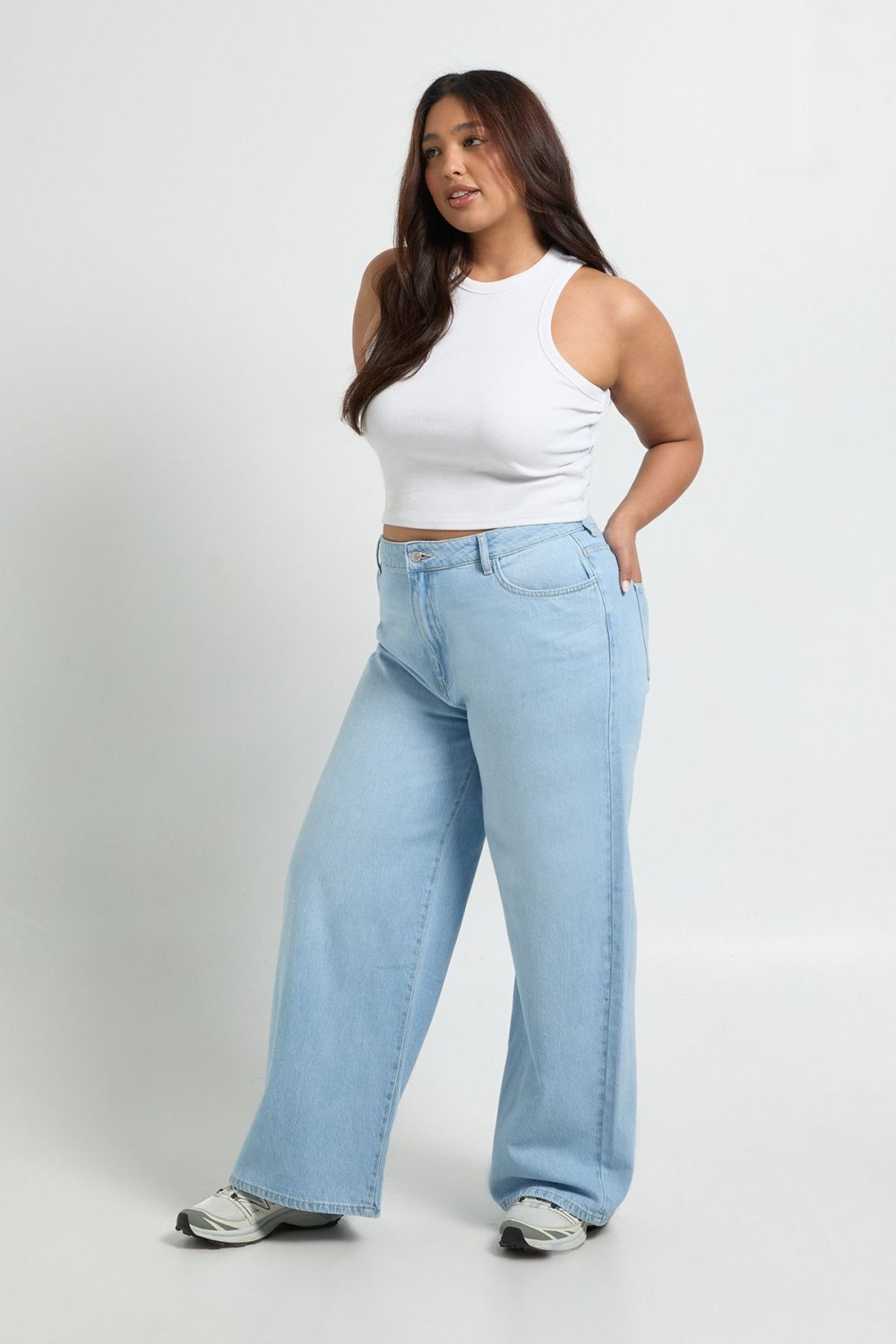 Pale blue high-waisted wide leg jeans - Plus size