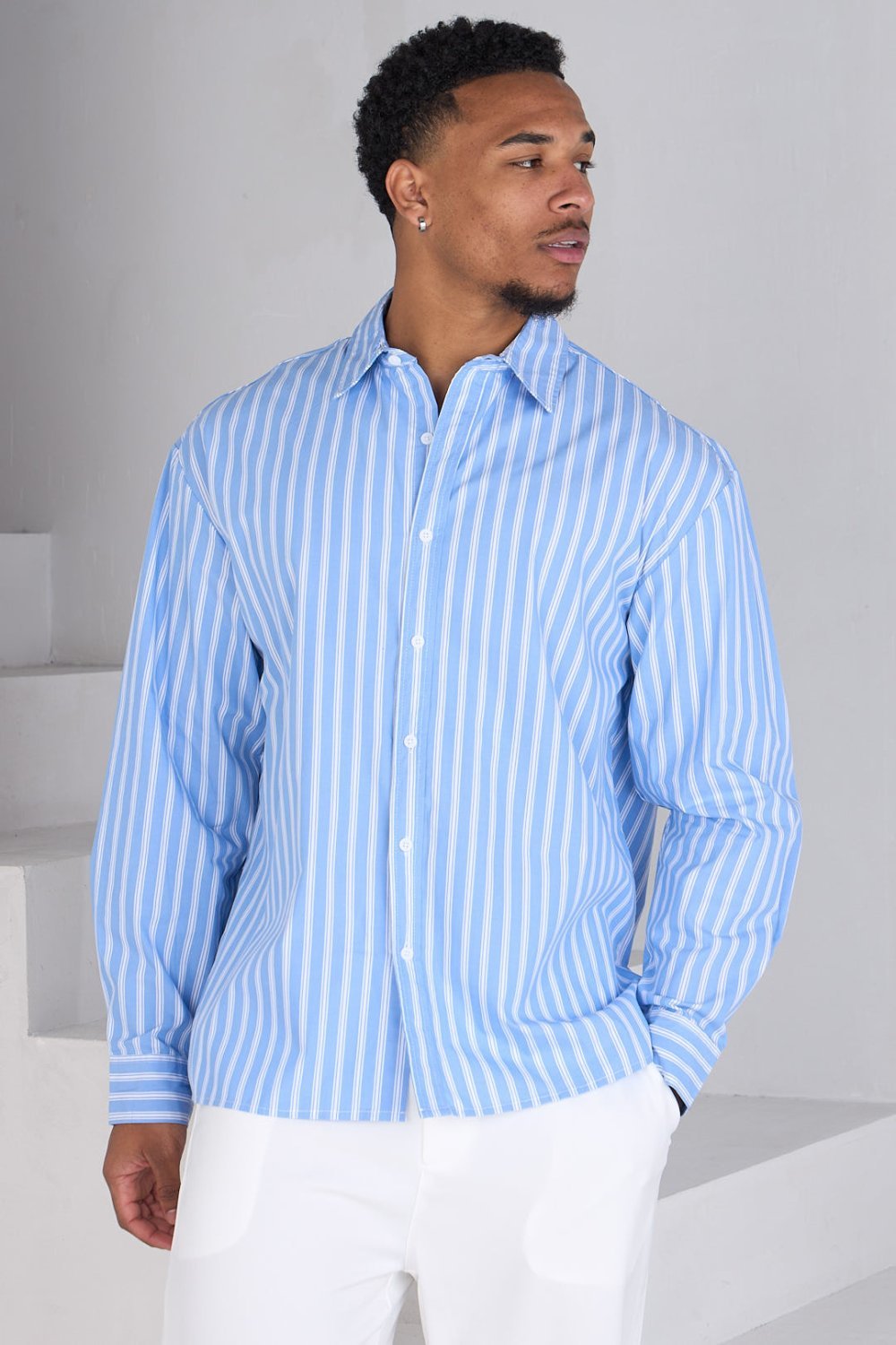 Chemise classique rayée en coton bleue