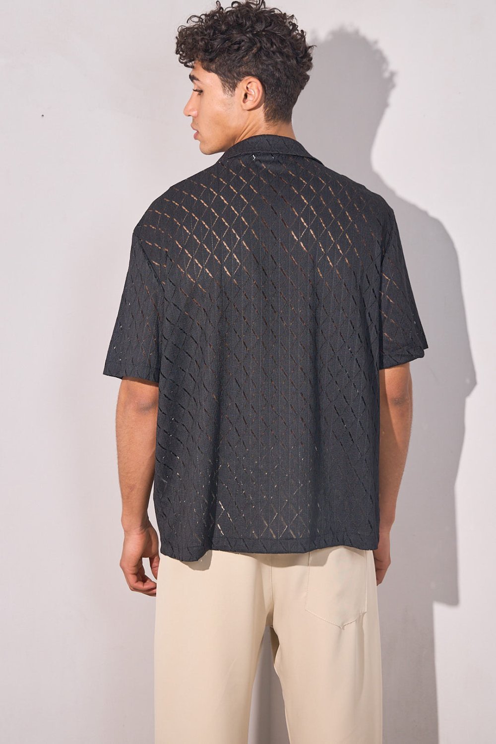 Chemise ajourée manches courtes noire