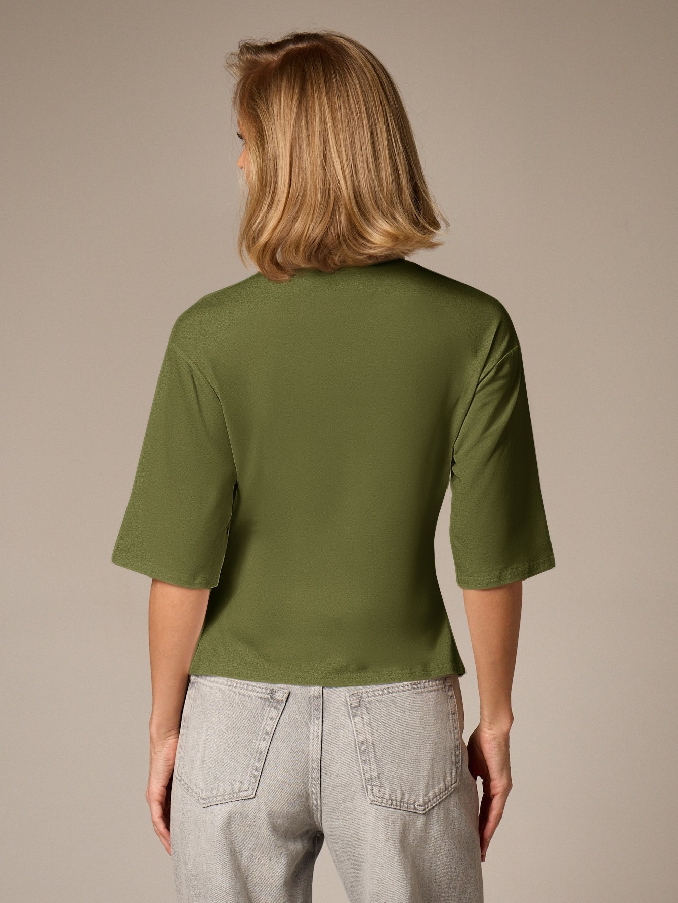 T-shirt à ceinture et nœud devant