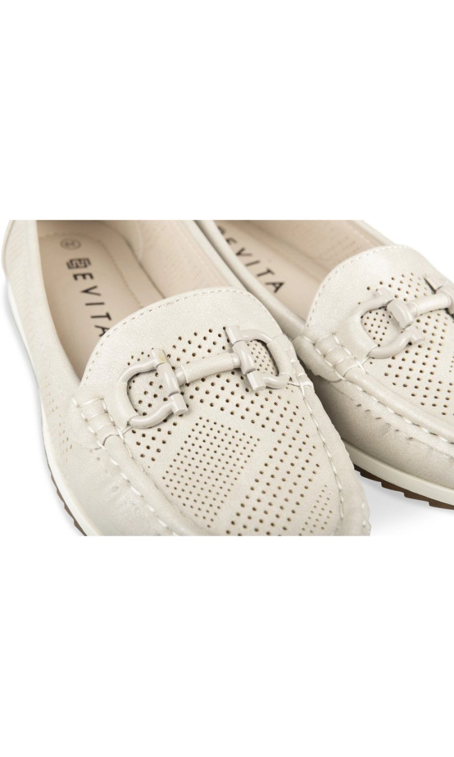 Mocassins perforés à mors beiges