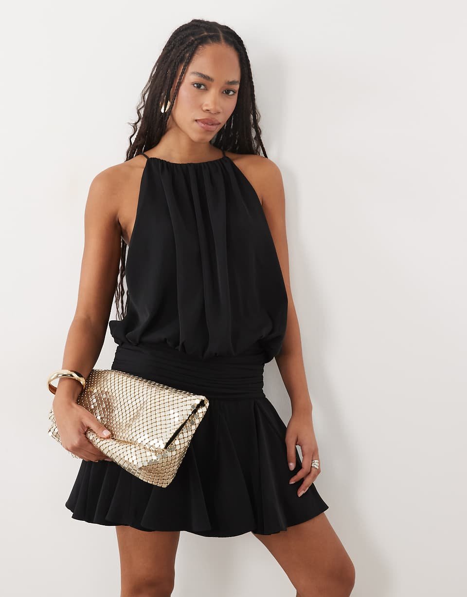 Robe courte fluide à col montant et taille basse noire