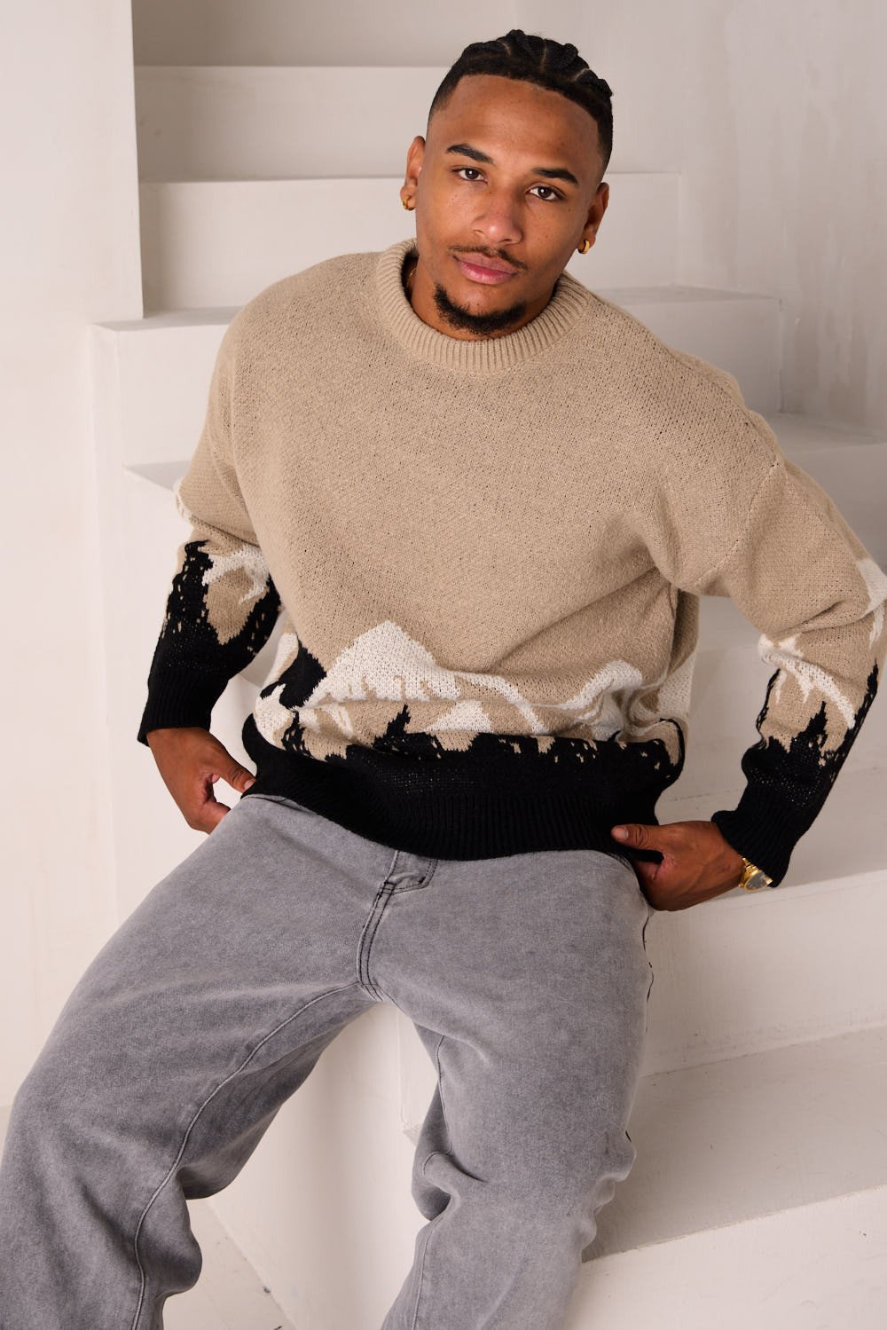 Taupe knit jumper with landscape pattern