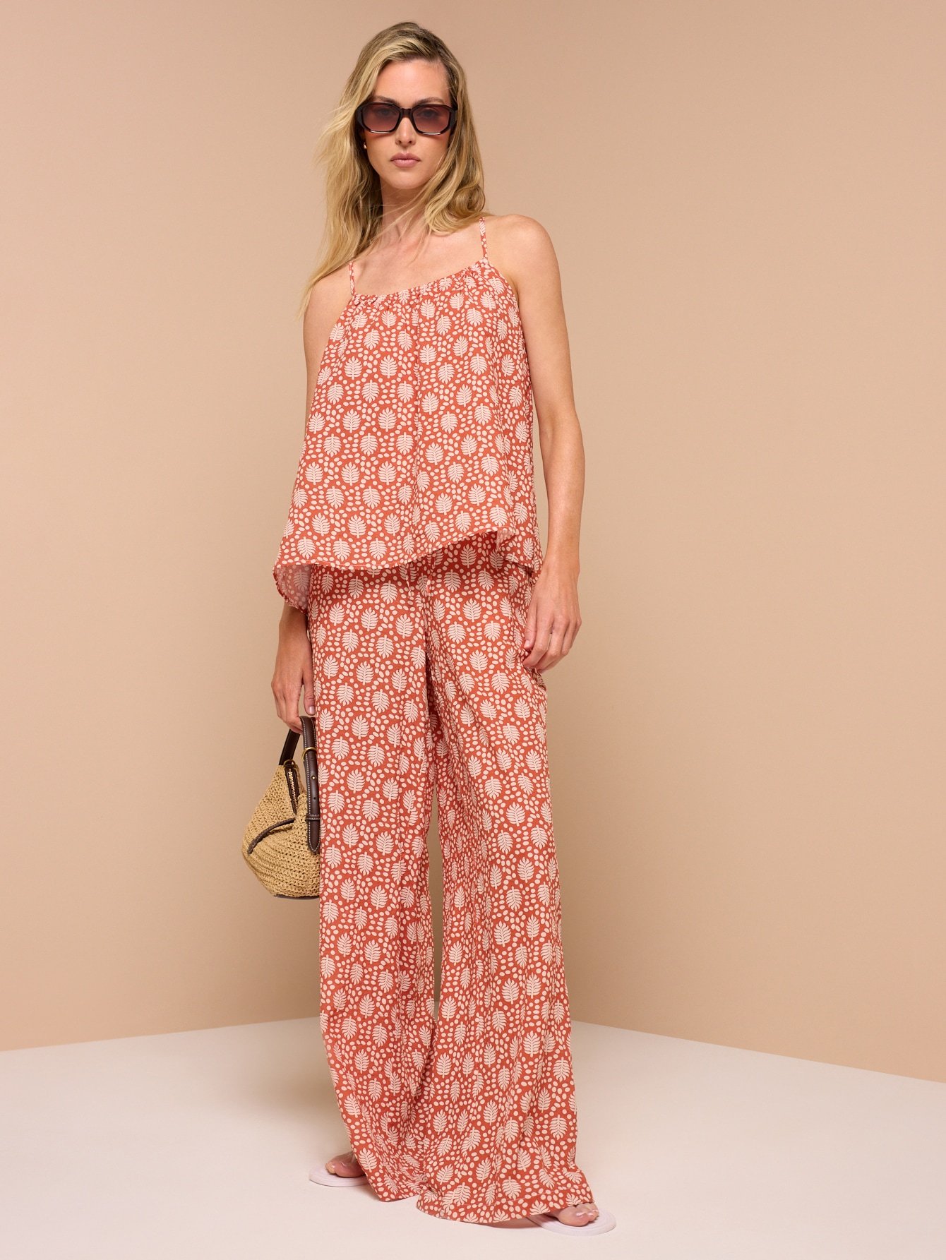 Ensemble Coordonné Imprimé Avec Top À Bretelles Fluide Et Pantalon Palazzo Large