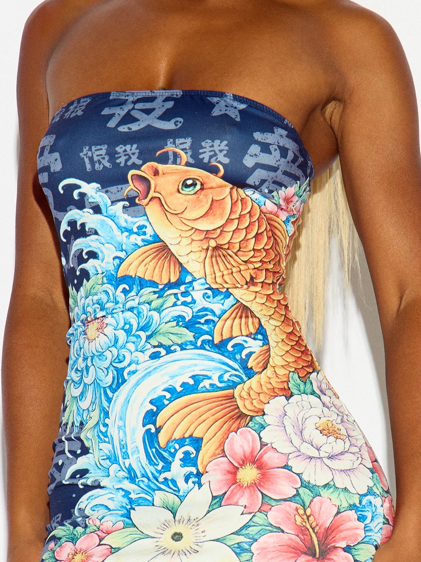 Robe qsira bandeau bla bretelles b imprimé tatouage mwerd w 7outa koi