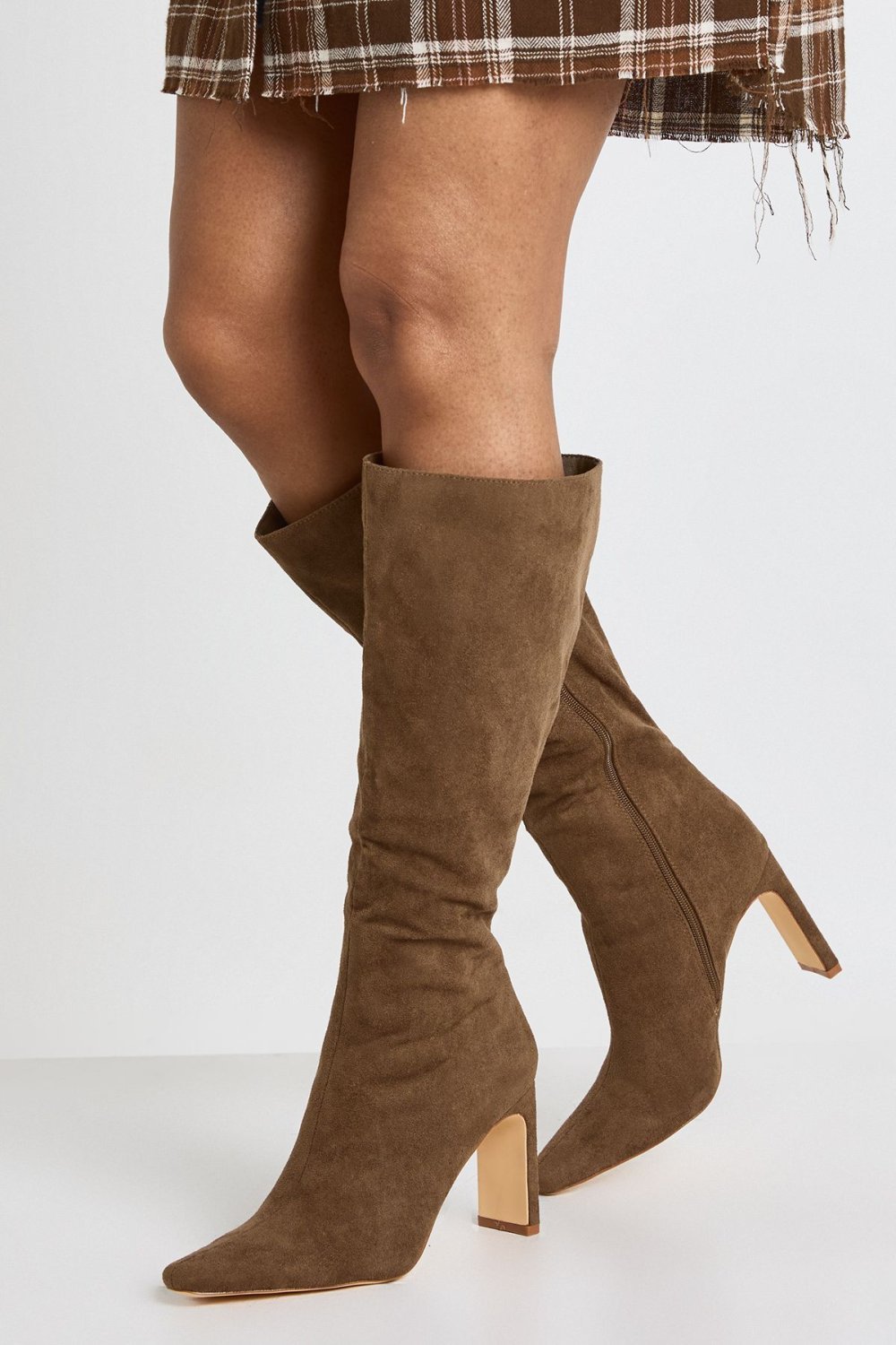 Flat knee-high boots