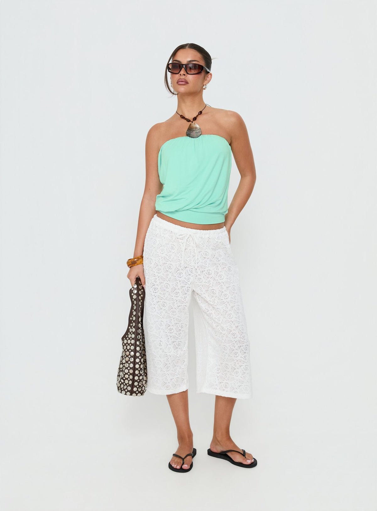 3/4 drawstring pants with lace detail