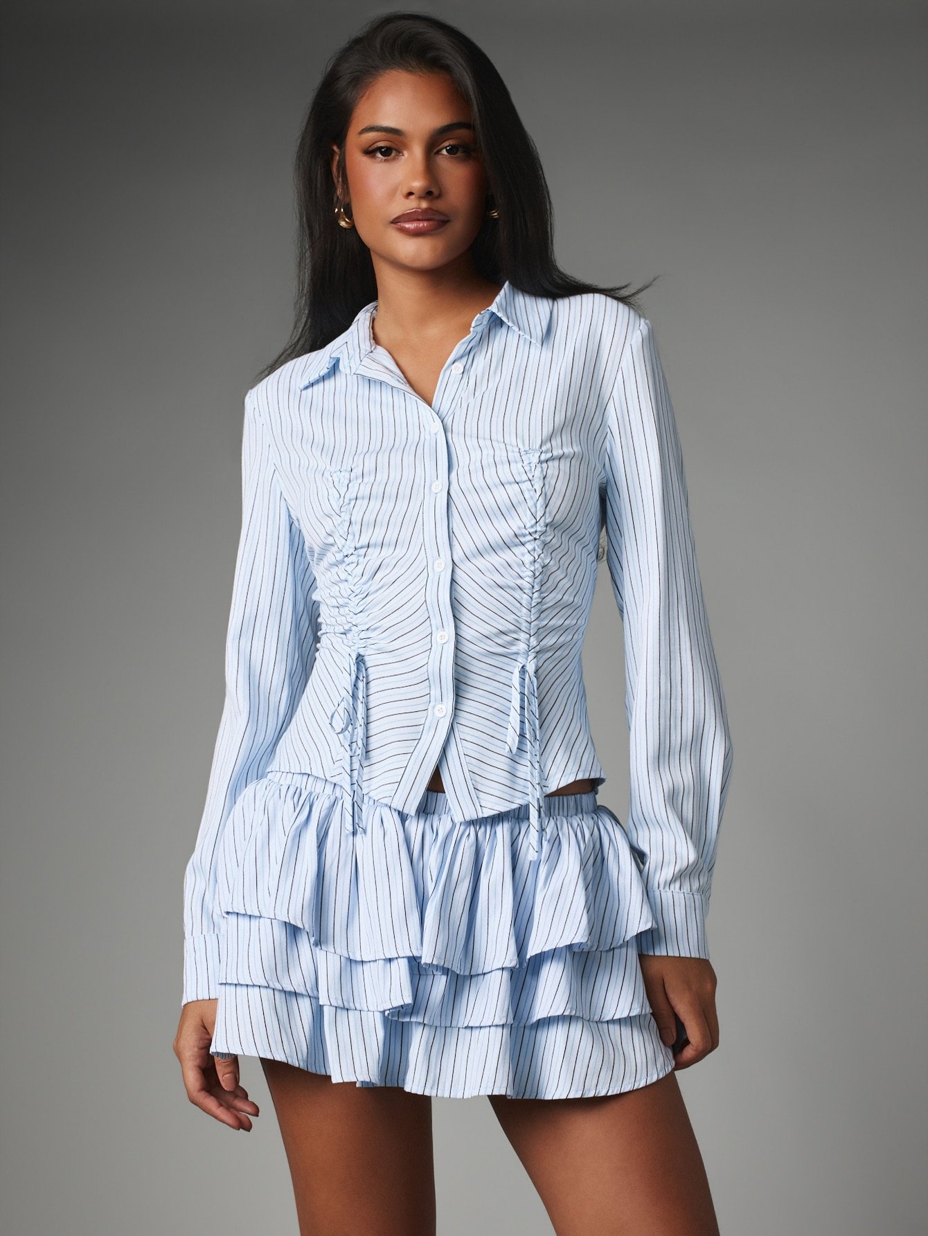 Chemise Rayée À Boutons Avec Taille Froncée À Cordon De Serrage