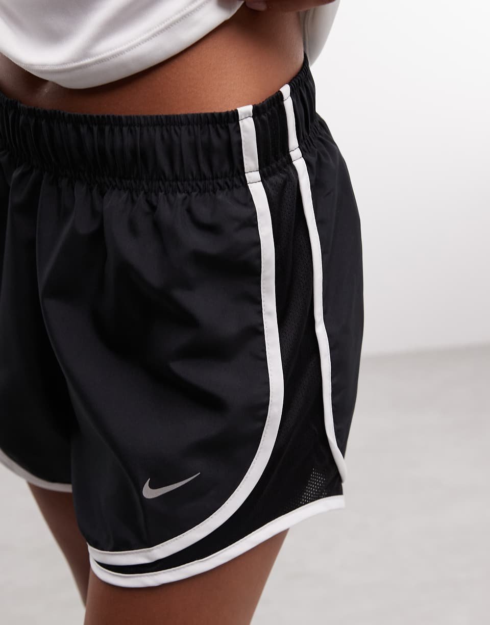 شورت 3 إنش Dri-FIT بخصر متوسط الارتفاع