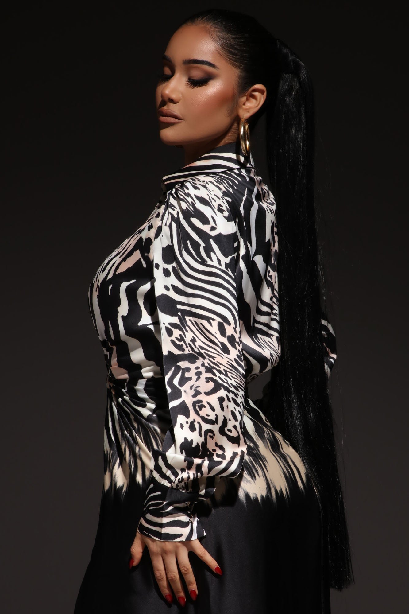 Robe longue satinée à manches longues