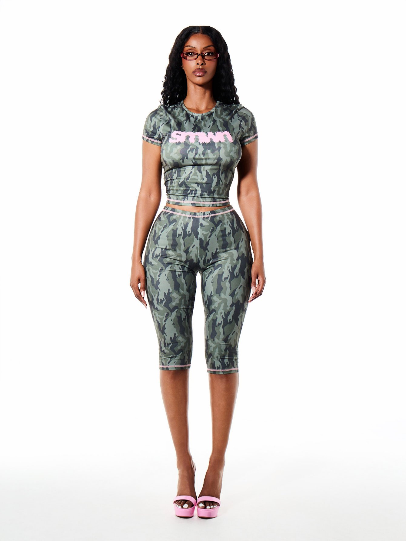 Low rise camo print capri leggings