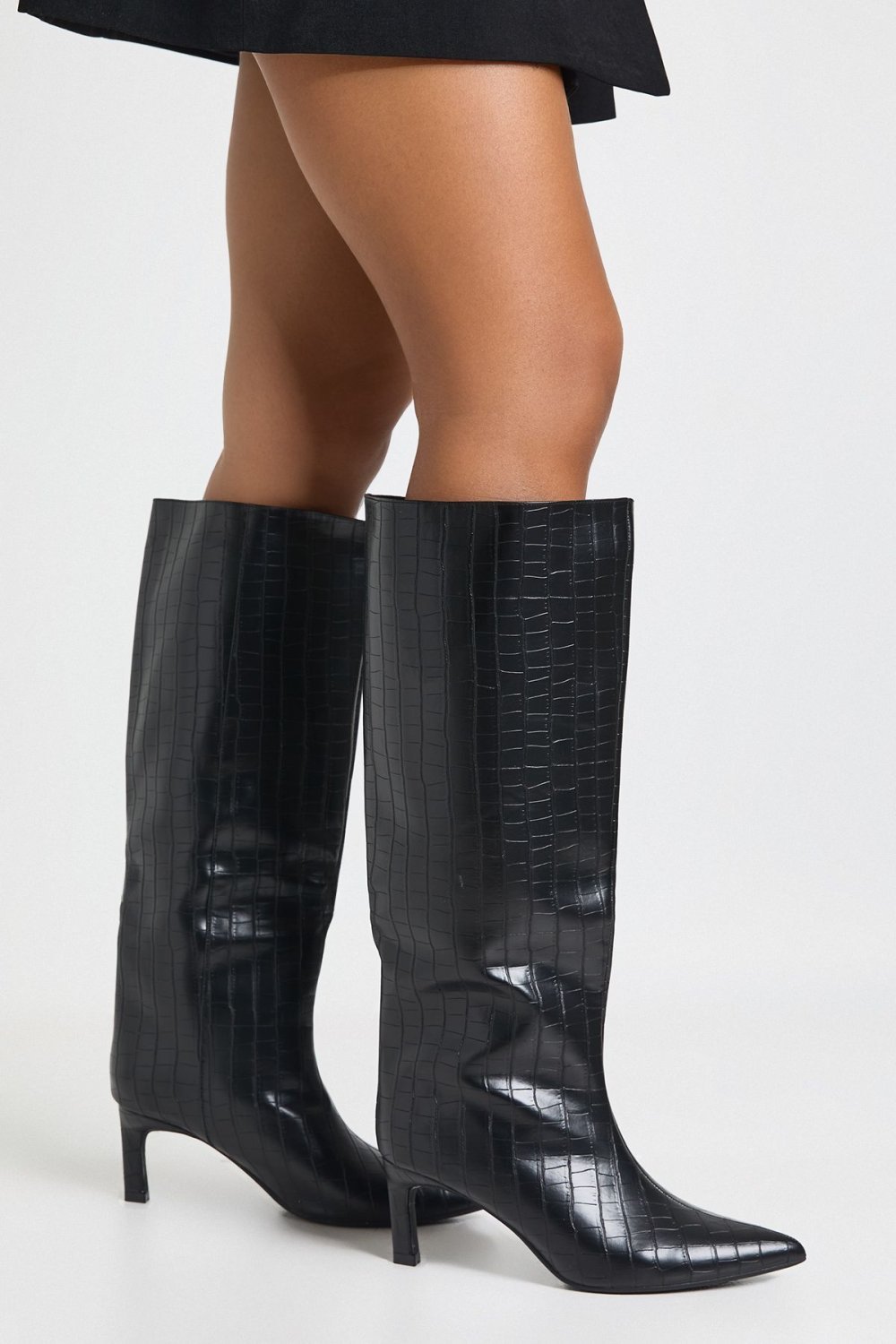 Bottes hautes effet croco à talon fin à bout pointu