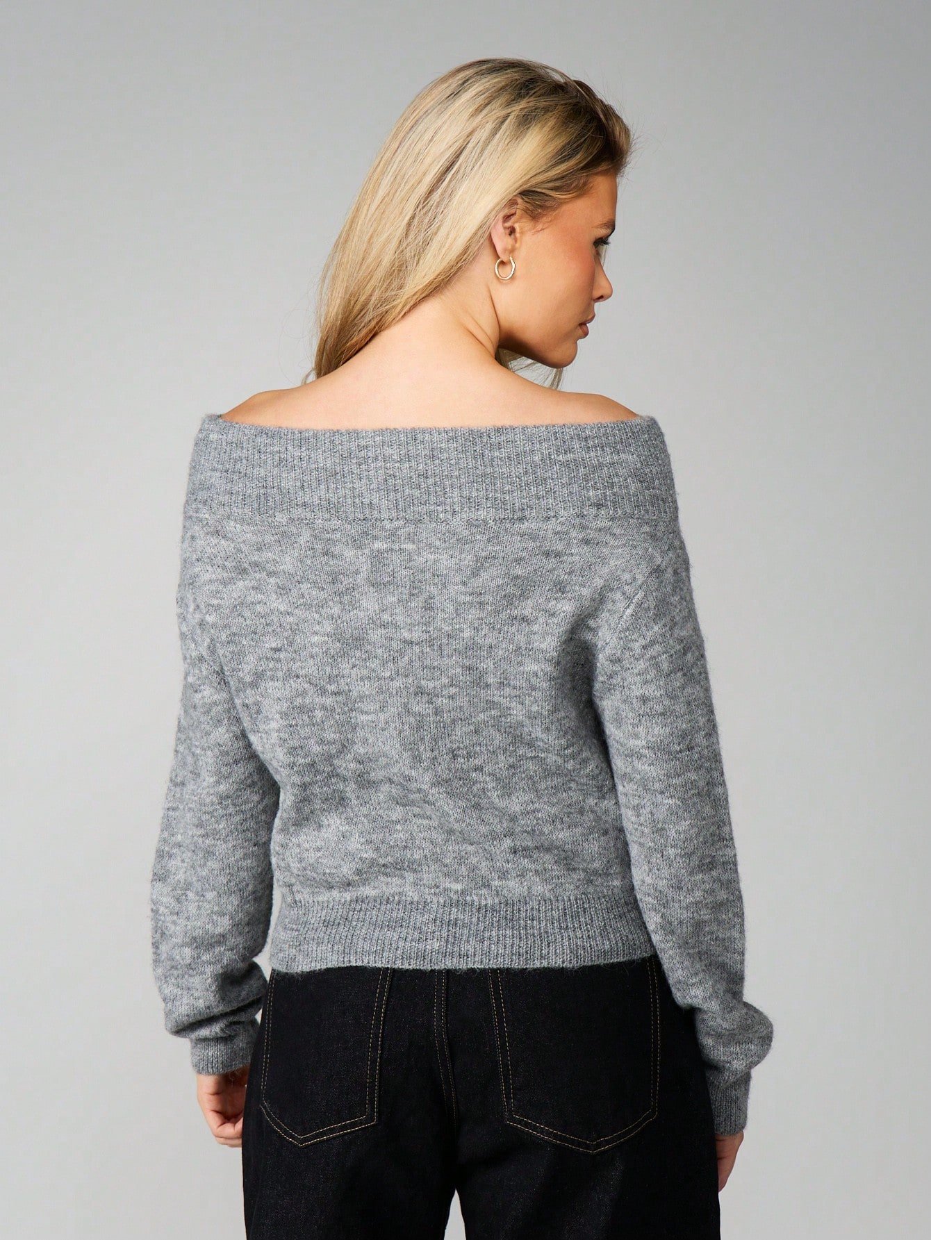 Cardigan en tricot chiné à épaules dénudées