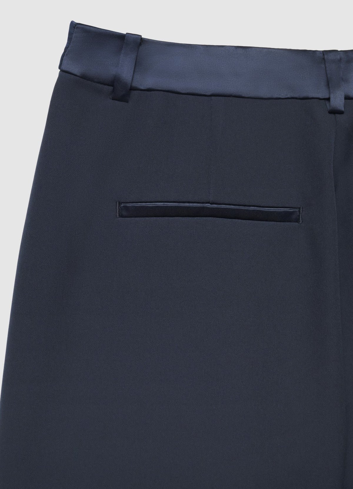 Tailored shorts with satin stripe