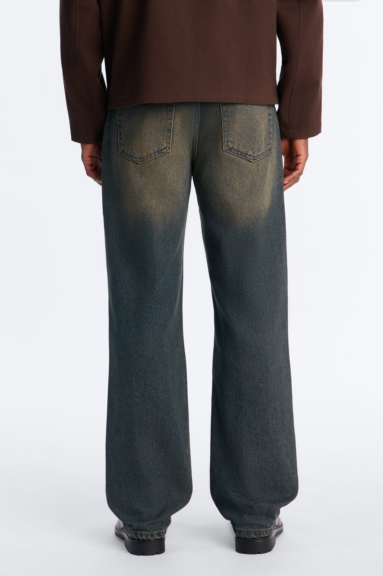 Straight rigid jean