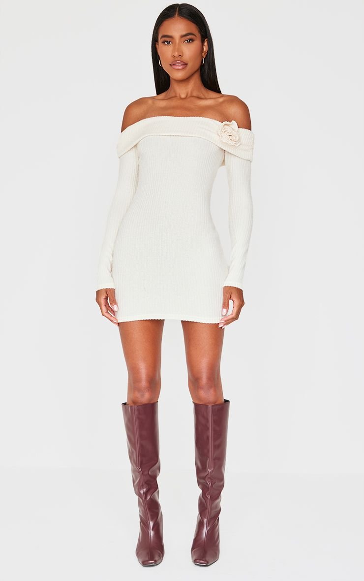 Robe Moulante Bardot À Côtes Brossées Avec Détail Corsage Et Col Rabattu