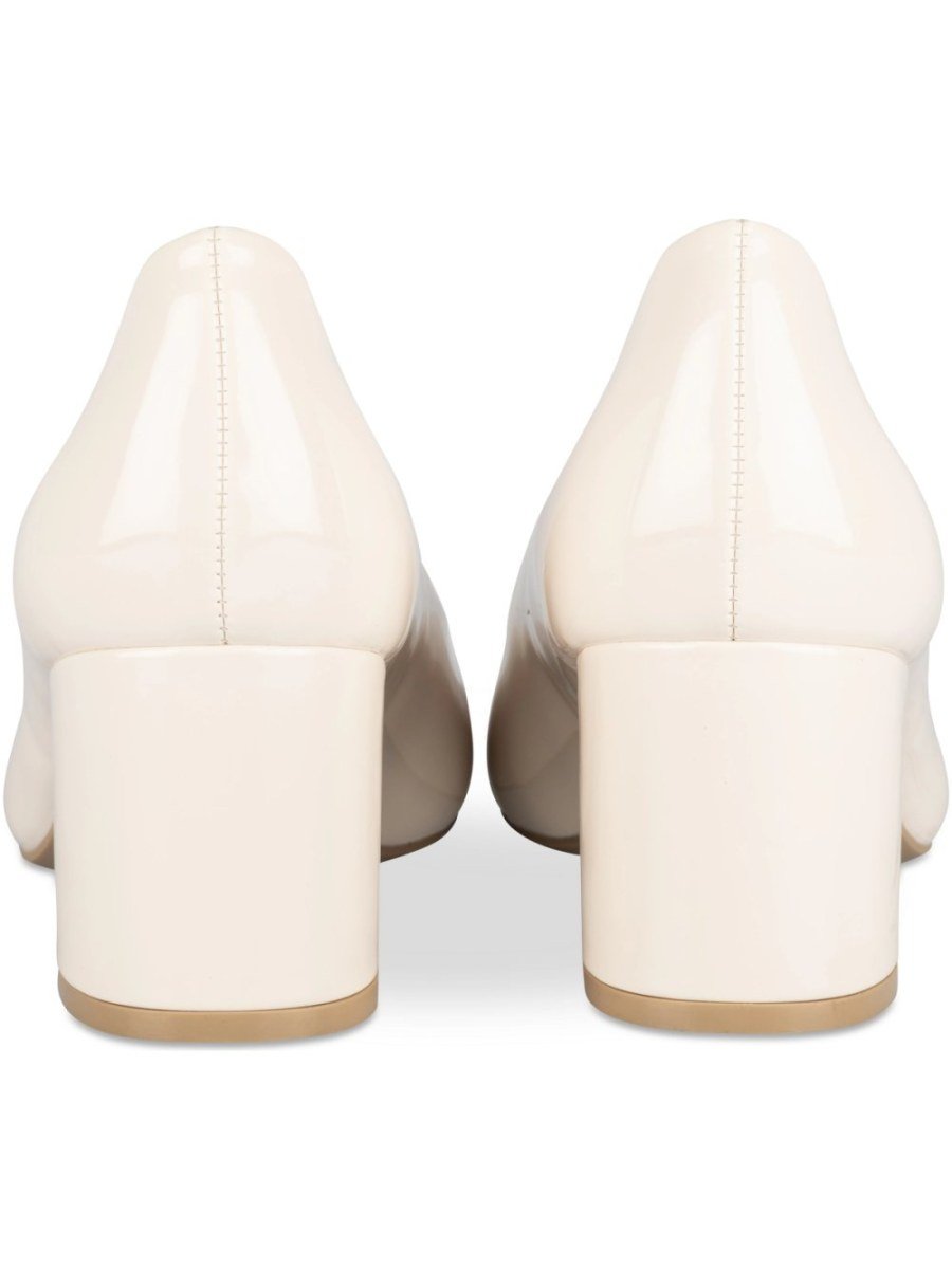 Escarpins vernis bout carré beiges