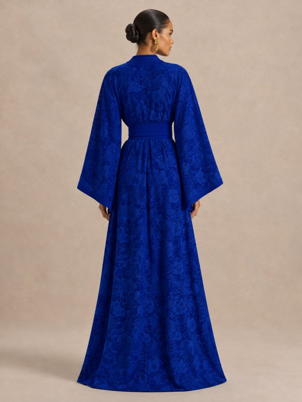 Takchita en dentelle et crêpe bleu roi