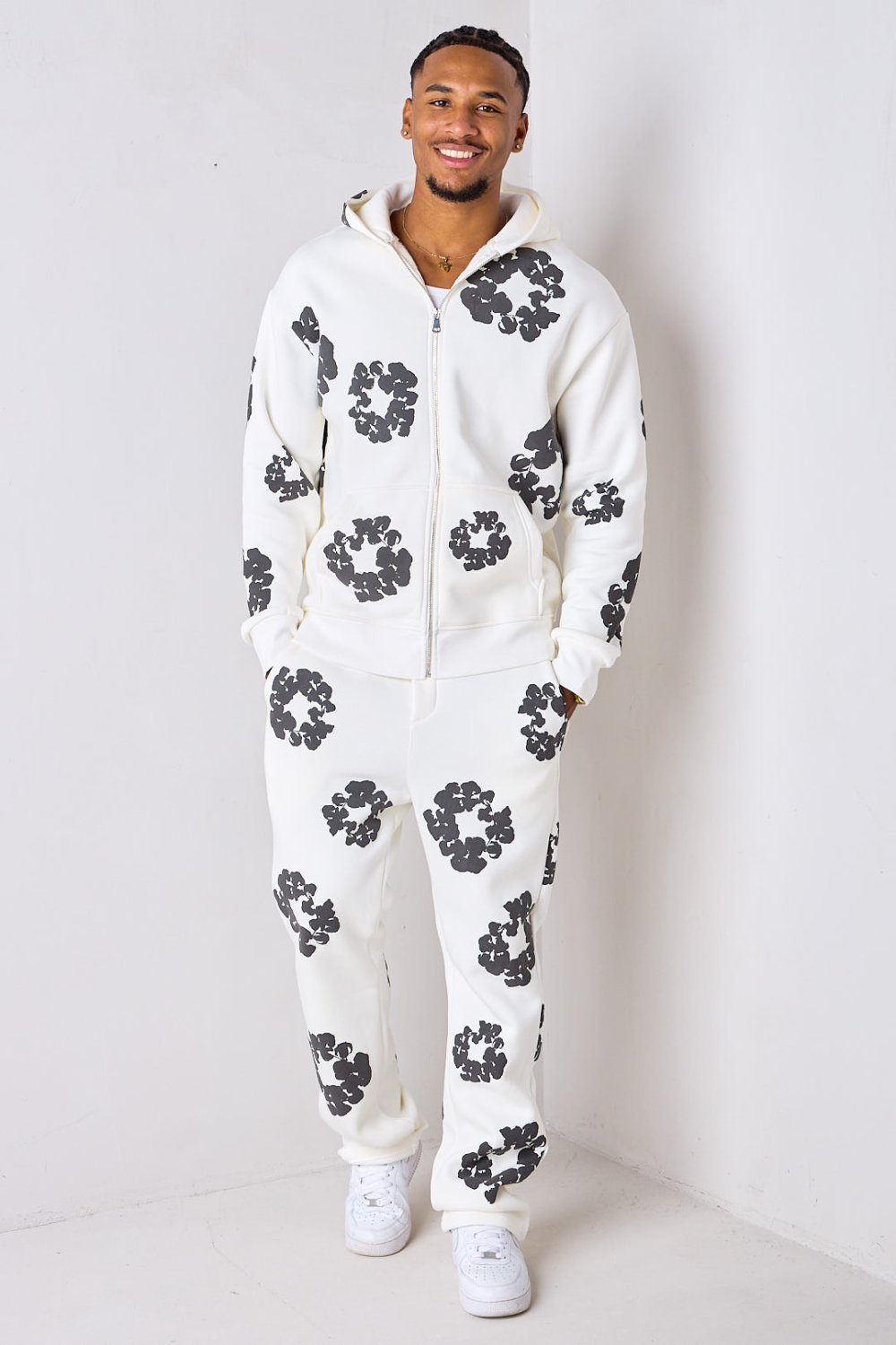 Ecru hooded tracksuit with raised flowers
