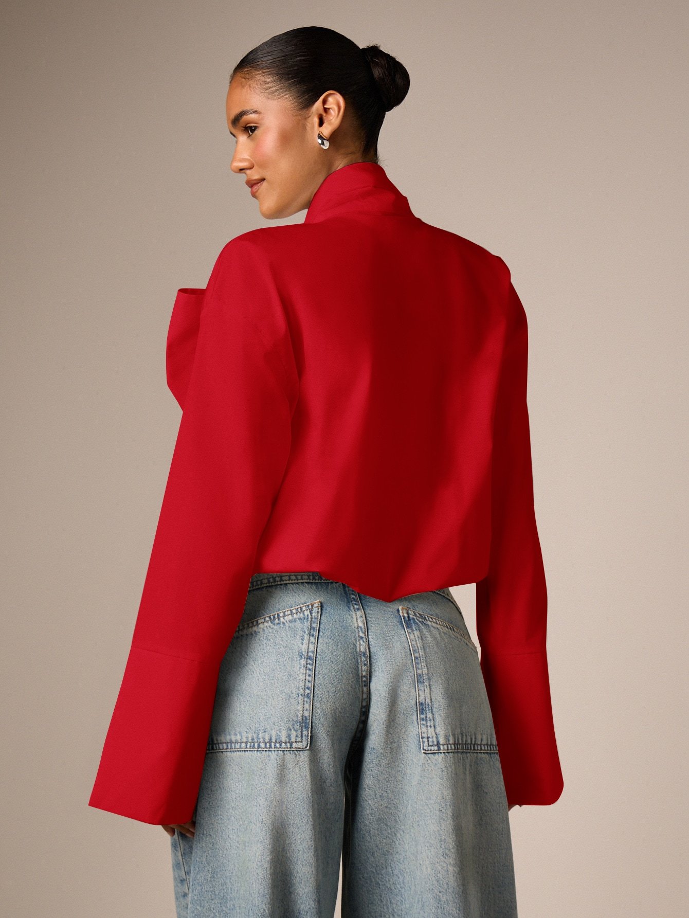 Blouse À Col Nœud Surdimensionné Avec Manches Évasées En Cloche